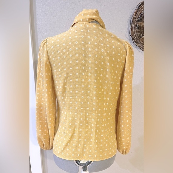 NWOT Hinge Golden Yellow Wrap Top Size Small Jacquard Long Sleeve Blouse - Picture 10 of 10